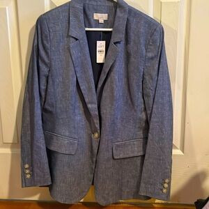 NWT women’s Loft Chambray Blazer size 12. Brown button details on sleeves.